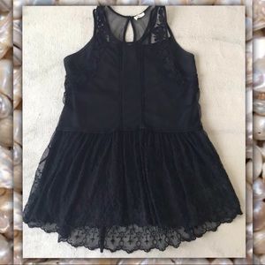 HOLLISTER Embroidered Black Lace Sleeveless Shirt